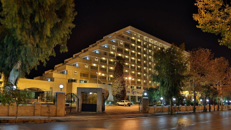 نمای بیرونی 2 هتل هما شیراز